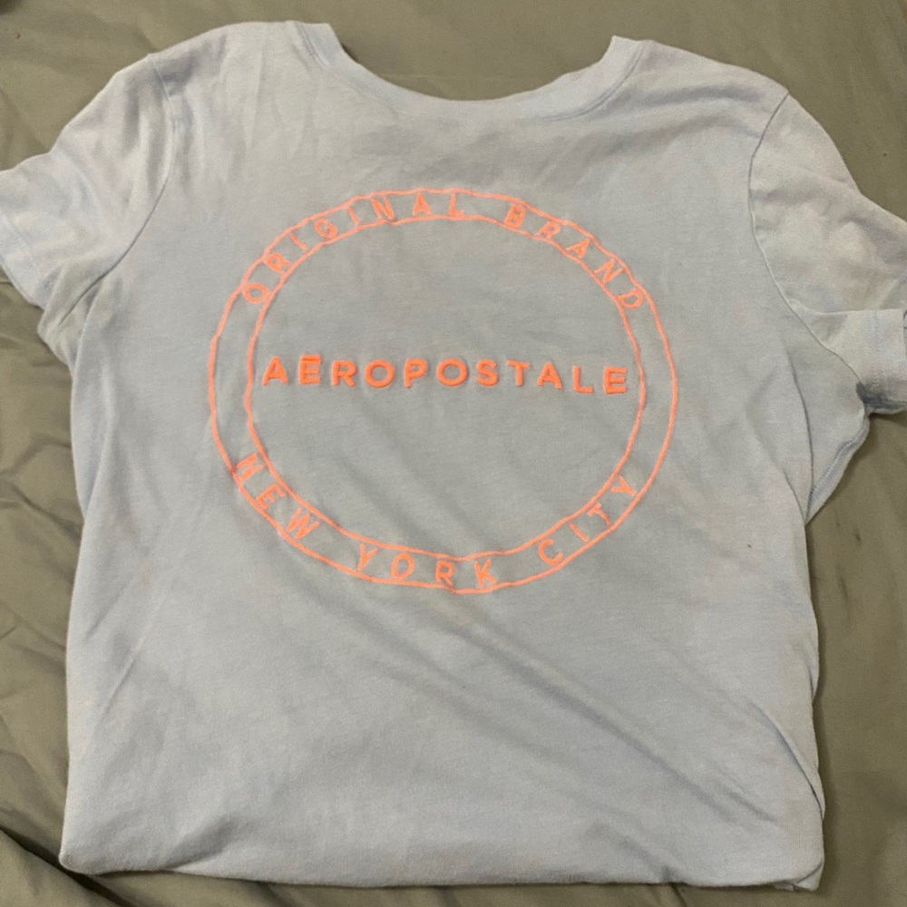 Aeropostale t-shirt. size large